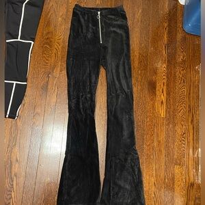 Black velvet pants size xs